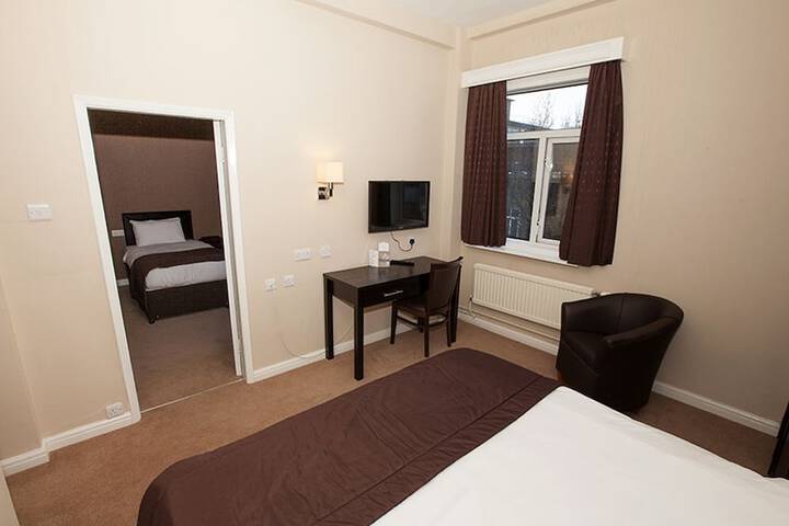 Room 6 of 39