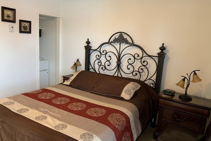 Room 6 of 23