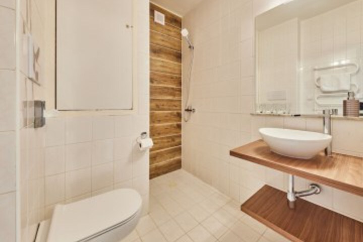 Room 45 of 74