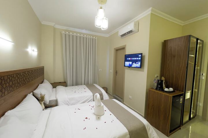 Room 7 of 74