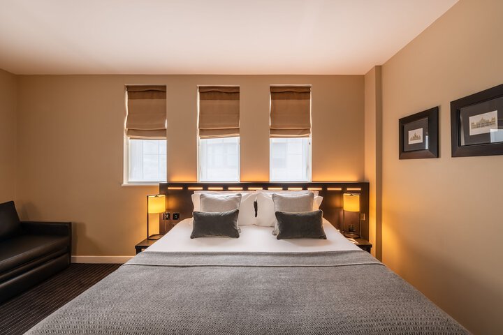 Room 7 of 30