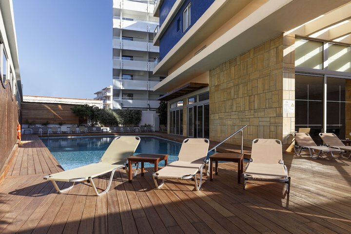 Pool 32 of 45