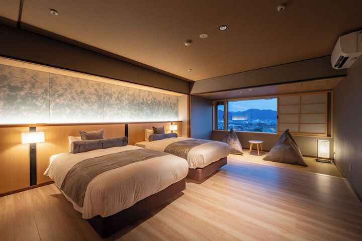 Room 8 of 40