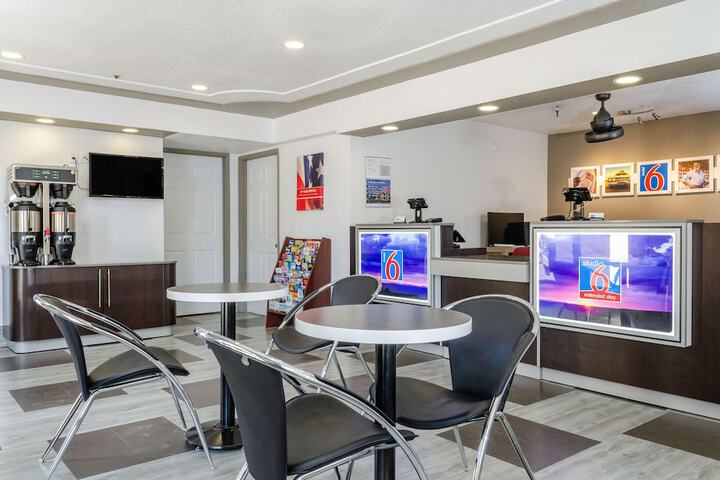 Business Center 25 of 26