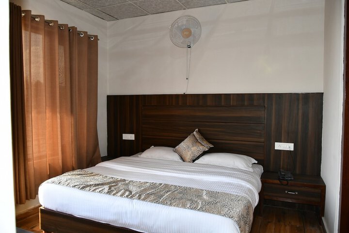 Room 18 of 23