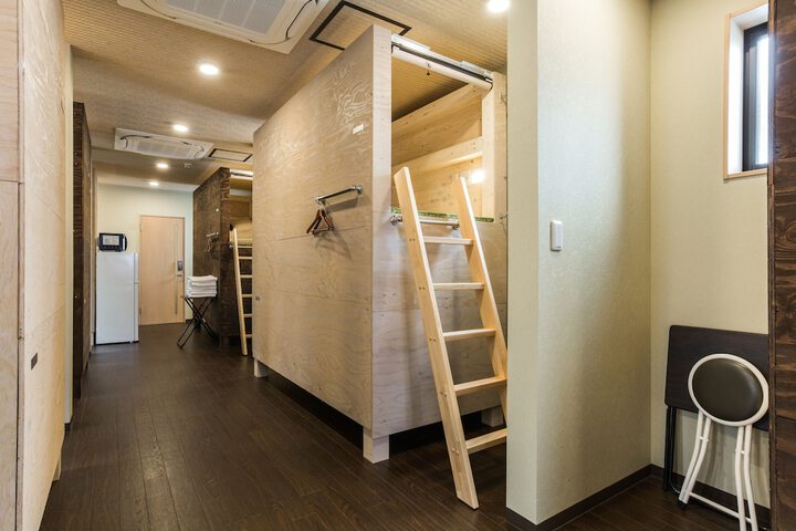 Room 6 of 21