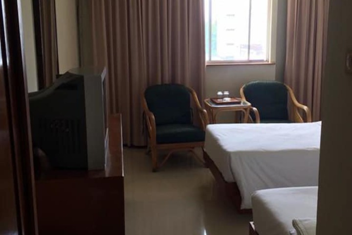 Room 6 of 23