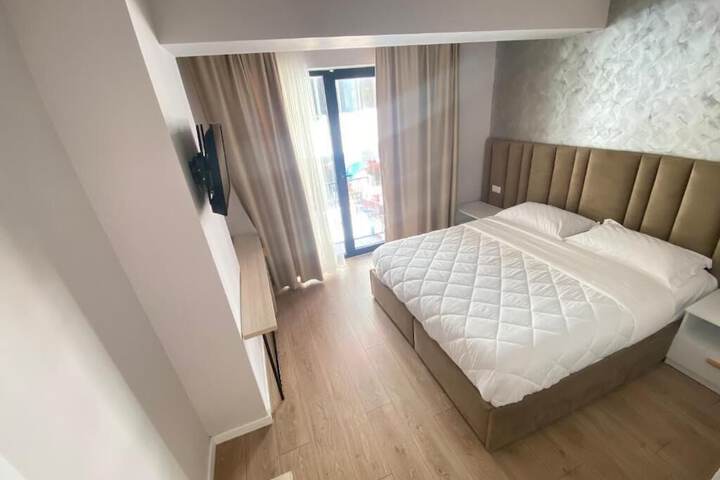 Room 32 of 73