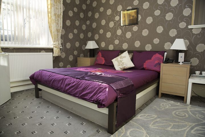 Room 5 of 32