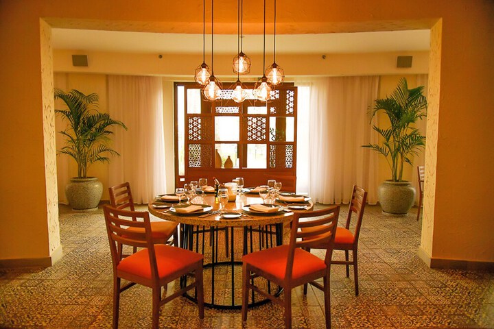 Dining 38 of 45