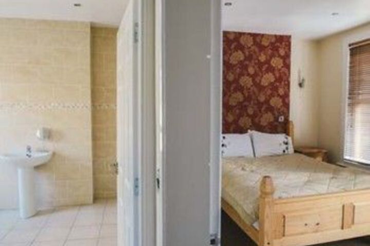 Room 4 of 19