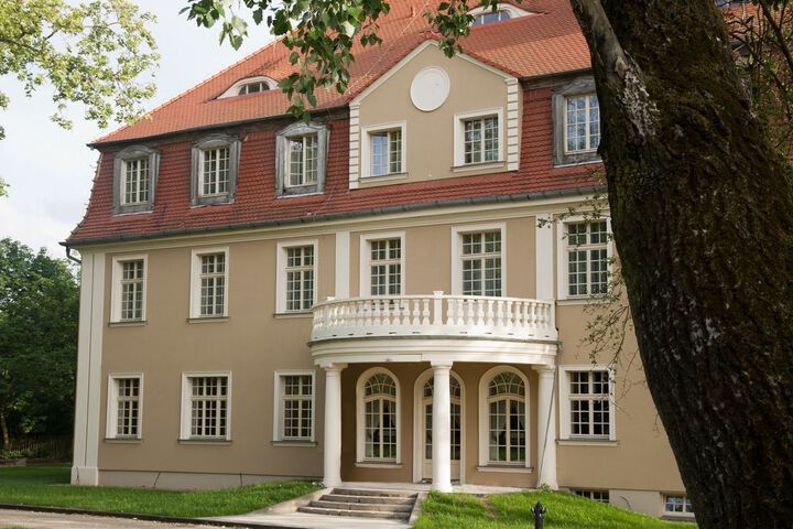 PALAC BRZEZINA