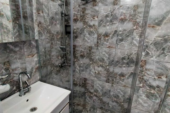 Room 15 of 121