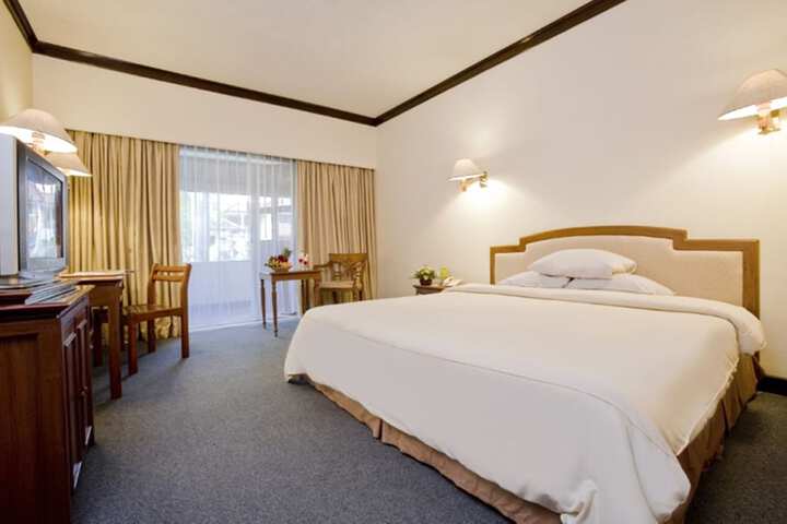 Room 3 of 35