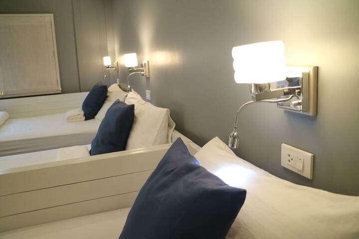 Room 14 of 32
