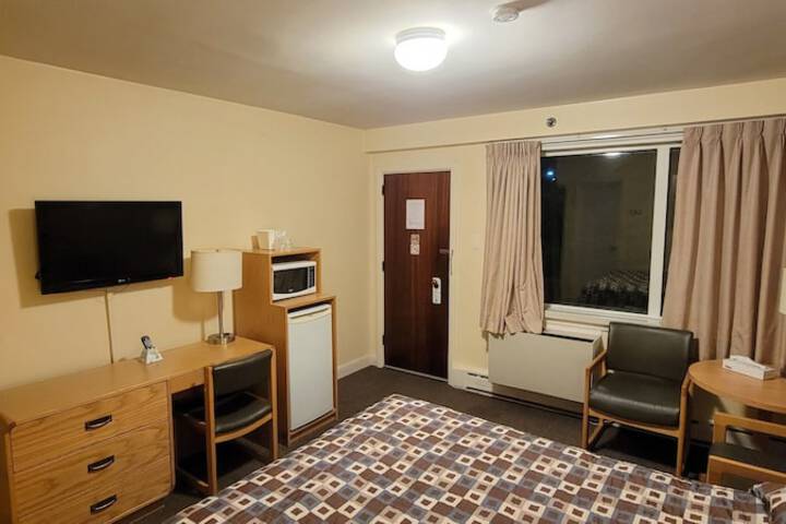 Room 2 of 18
