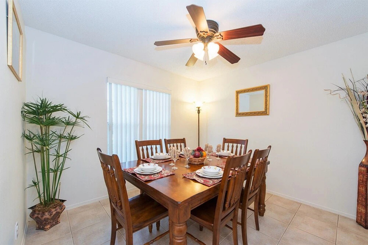 Dining 16 of 16