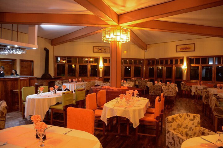 Dining 28 of 42