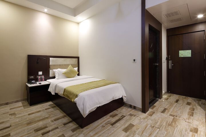 Room 15 of 43
