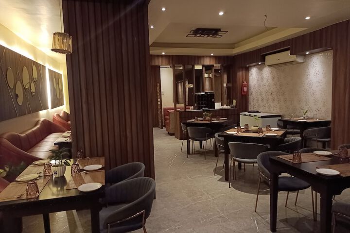Dining 11 of 17