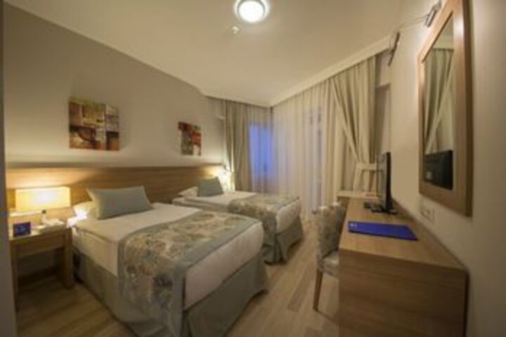 Room 32 of 86