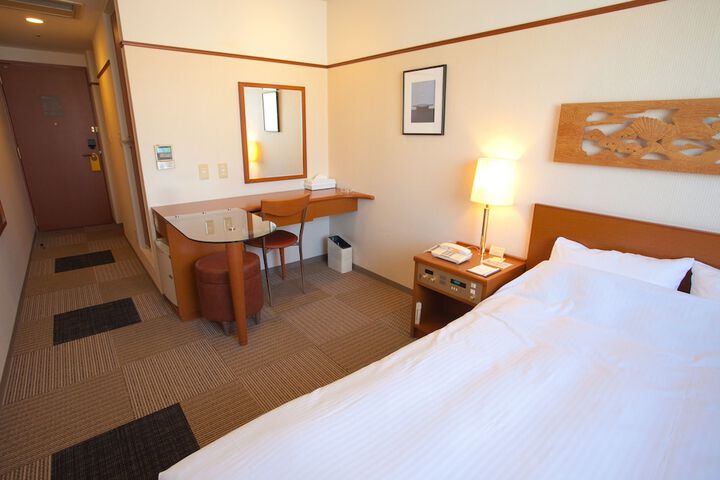 Room 16 of 151