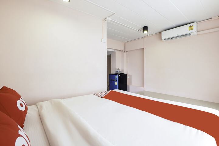 Room 13 of 40