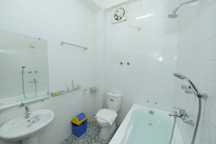 Room 20 of 34