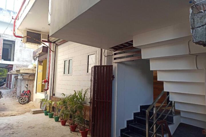 Super OYO Hotel Budget Inn Near Gomti Riverfront Park