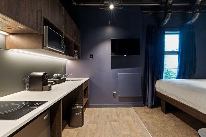 Room 17 of 45