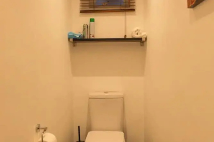 Room 8 of 14