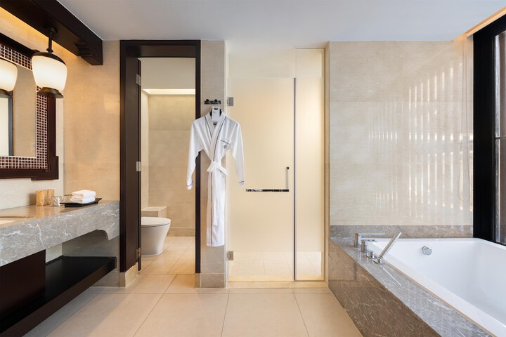 Room 73 of 152