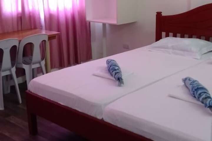 Room 16 of 28
