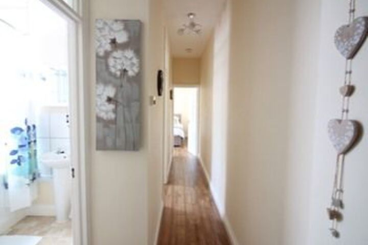 Room 4 of 27