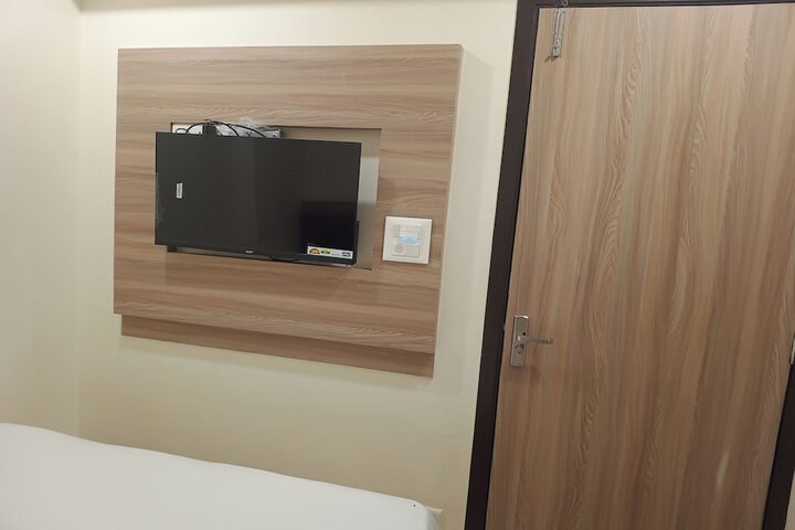 Room 15 of 65