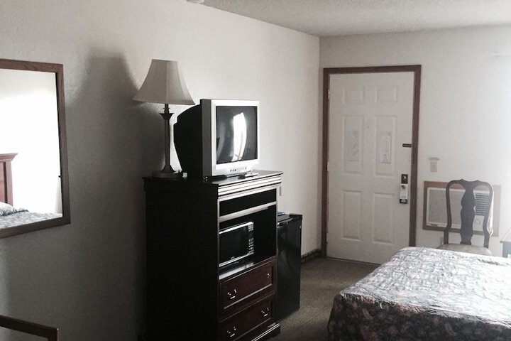 Room 7 of 8
