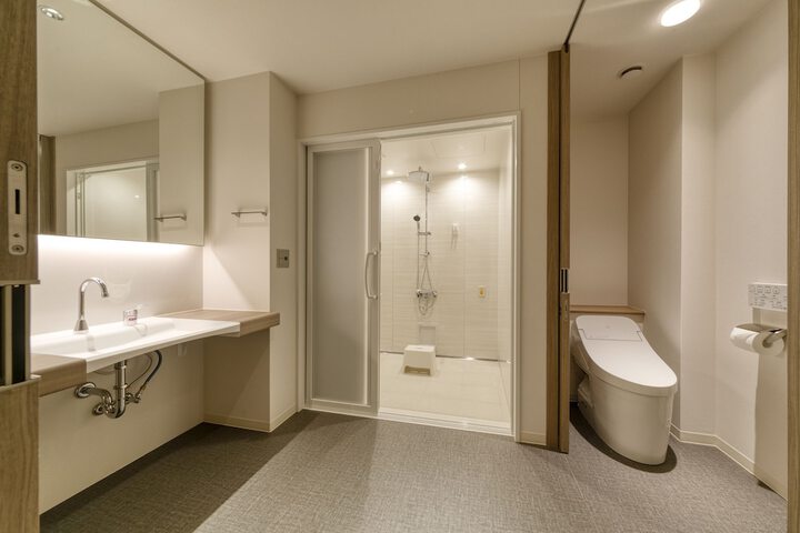 Room 28 of 47