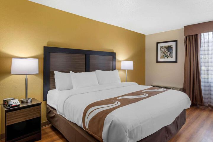 Standard King Bed Accessible (13 of 13)
