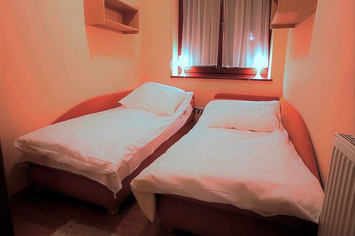 Room 4 of 53