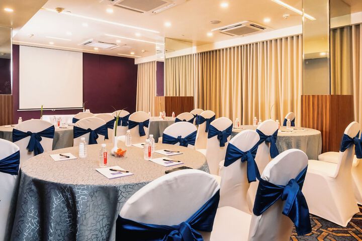 Ballroom/Hall 96 of 109
