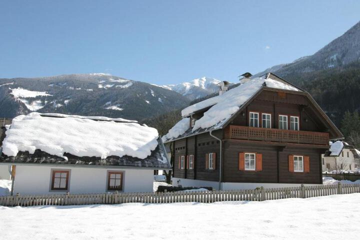 Scenic Holiday Home in Kleblach - Lind with Sauna Garden