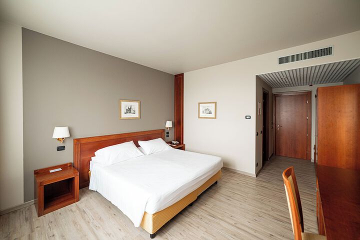 Room 11 of 51