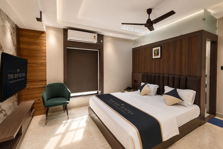 Room 32 of 61