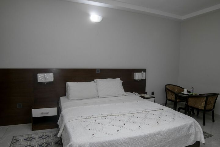 Room 45 of 230