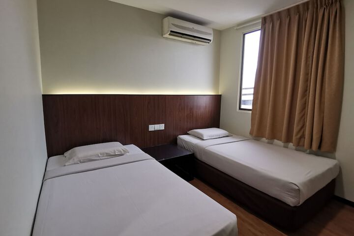 Room 9 of 17
