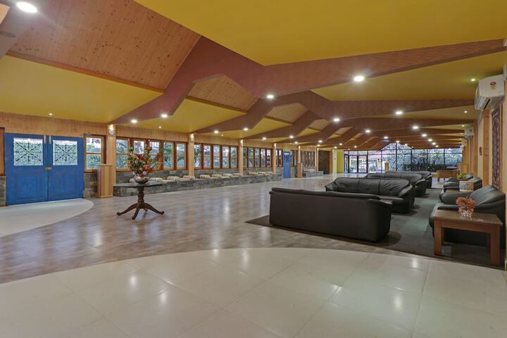 Business Center 30 of 36