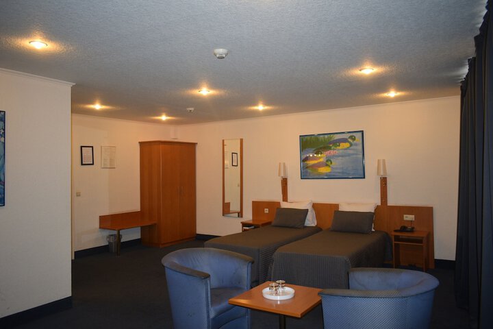 Room 14 of 40