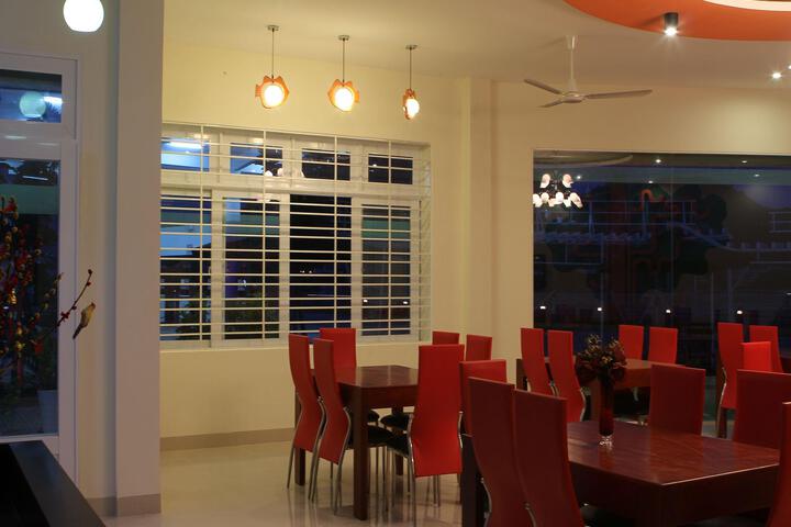 Dining 6 of 6