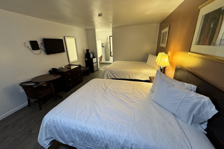 Room 4 of 19