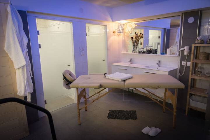 Room 27 of 67